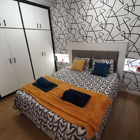 With Pool & Balcony Less Than 10min Walk To Playa Del Cura Apartment Torrevieja
