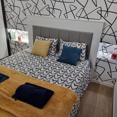 With Pool & Balcony Less Than 10min Walk To Playa Del Cura *