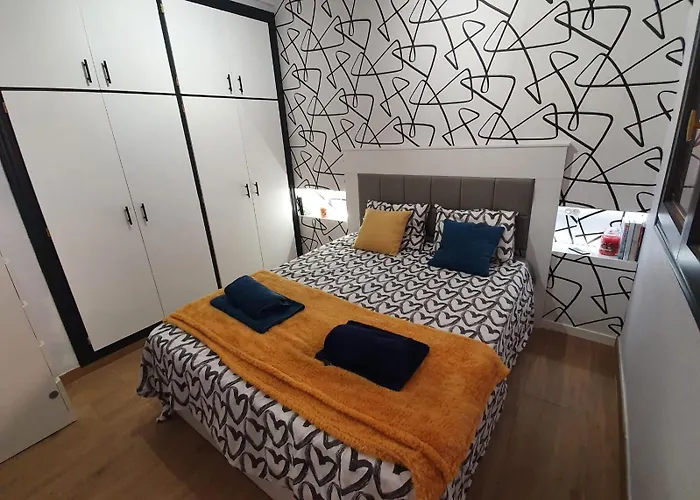 With Pool & Balcony Less Than 10min Walk To Playa Del Cura Apartment Torrevieja