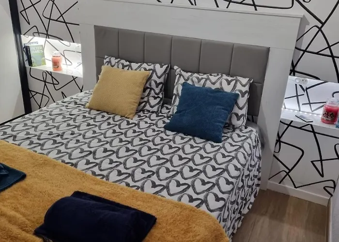 With Pool & Balcony Less Than 10min Walk To Playa Del Cura *