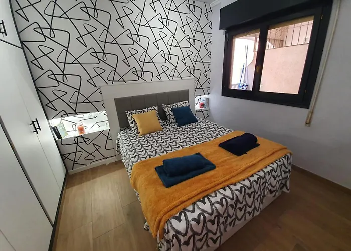 With Pool & Balcony Less Than 10min Walk To Playa Del Cura Appartement