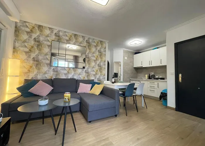 Appartement With Pool & Balcony Less Than 10min Walk To Playa Del Cura