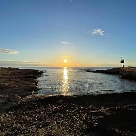 With Pool & Balcony Less Than 10min Walk To Playa Del Cura Torrevieja